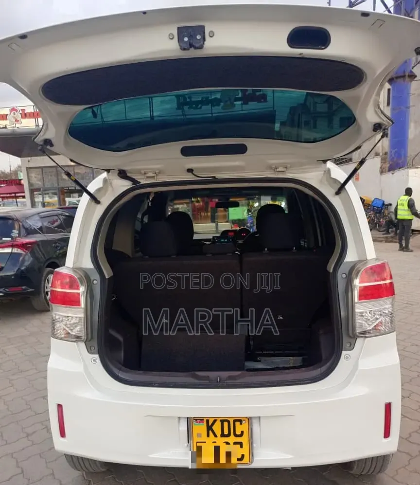 Toyota Spade 2012 White