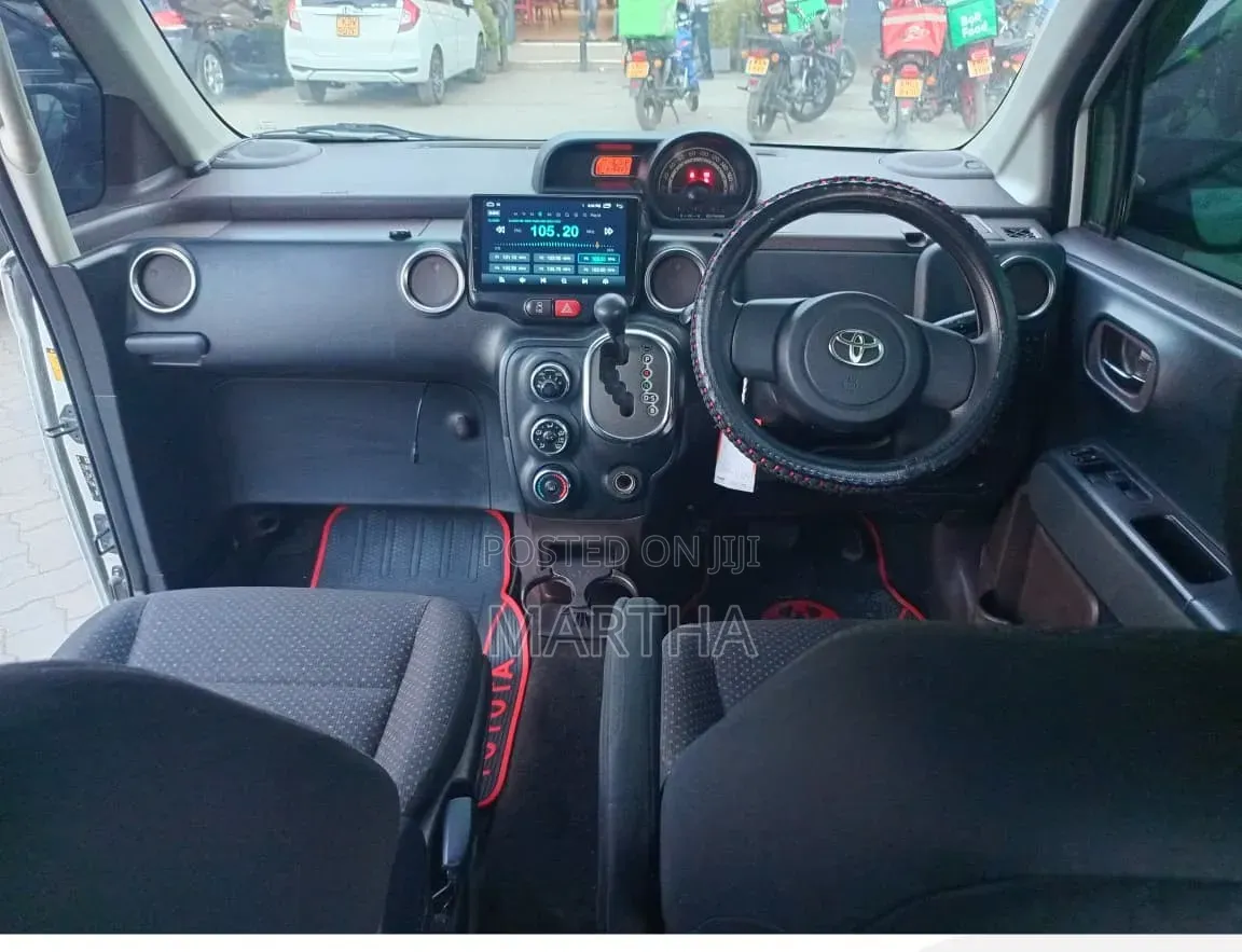 Toyota Spade 2012 White