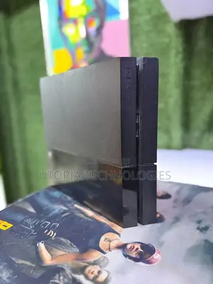 PS4 Standard