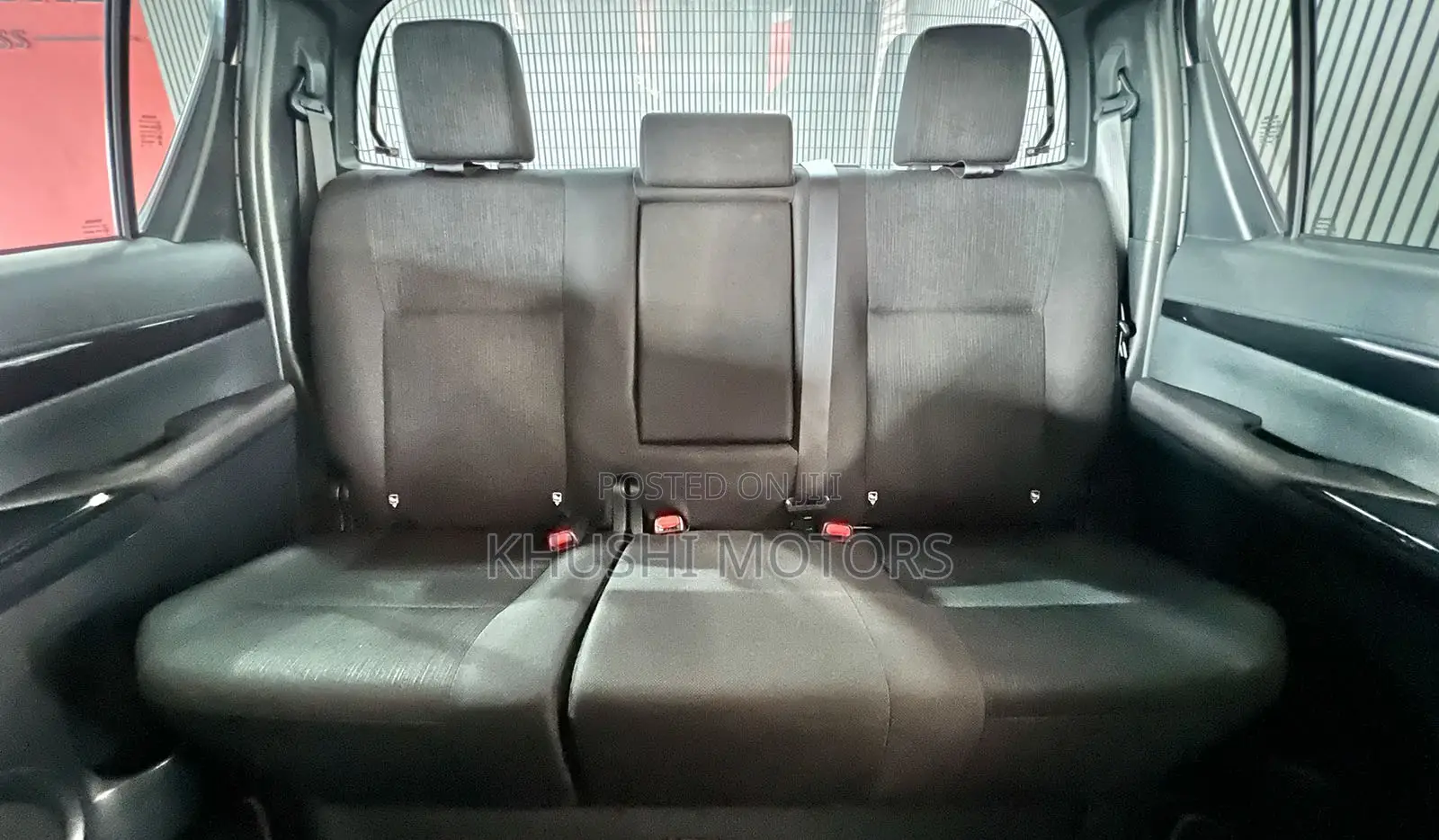 Toyota Hilux 2020 Silver
