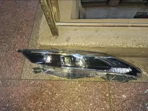Toyota Harrier Headlight