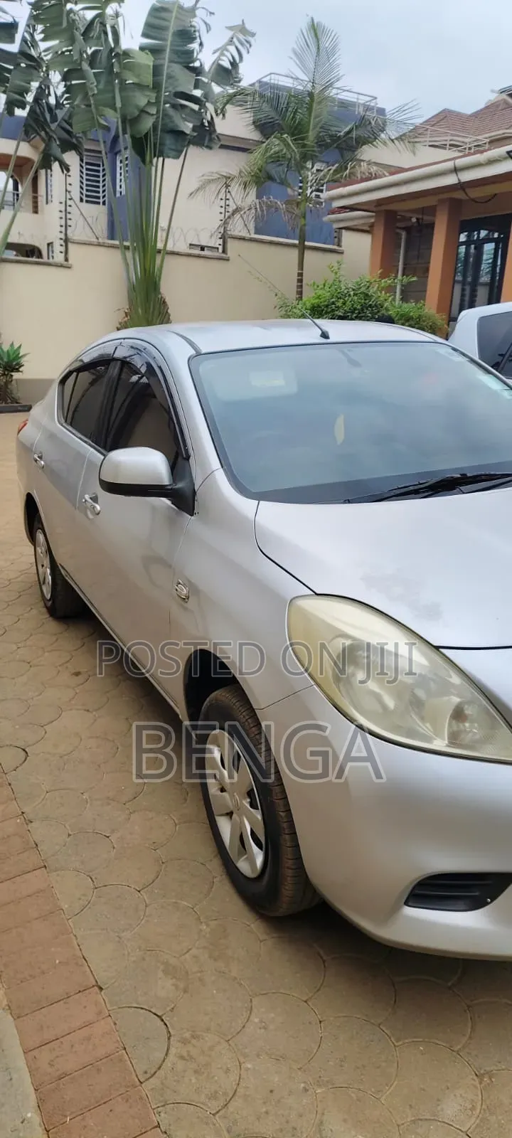 Nissan Latio 1.2 2014 Silver