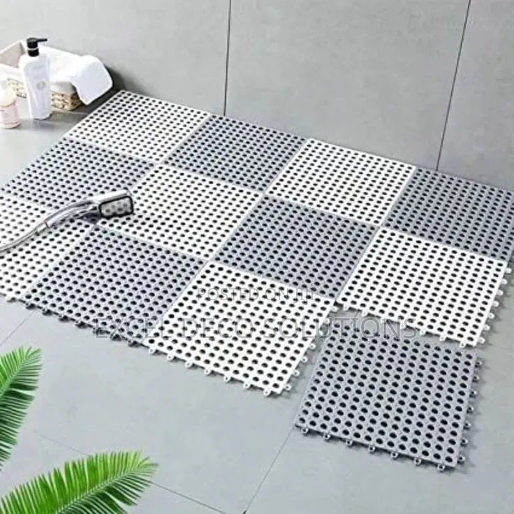Premium Anti-Slip Interlocking Tile– 30x30cm Safety Tiles