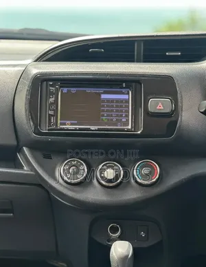 Toyota Vitz 2020 Silver