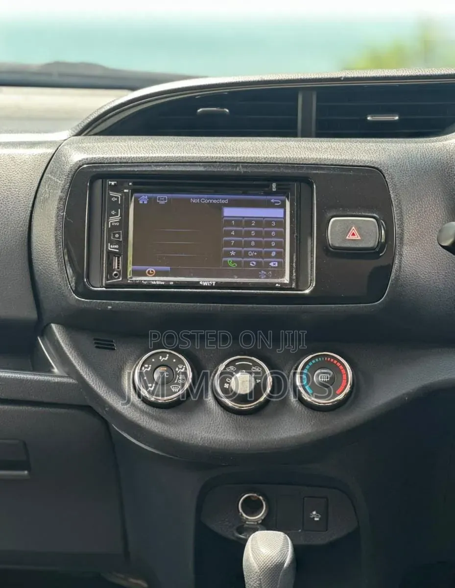 Toyota Vitz 2020 Silver
