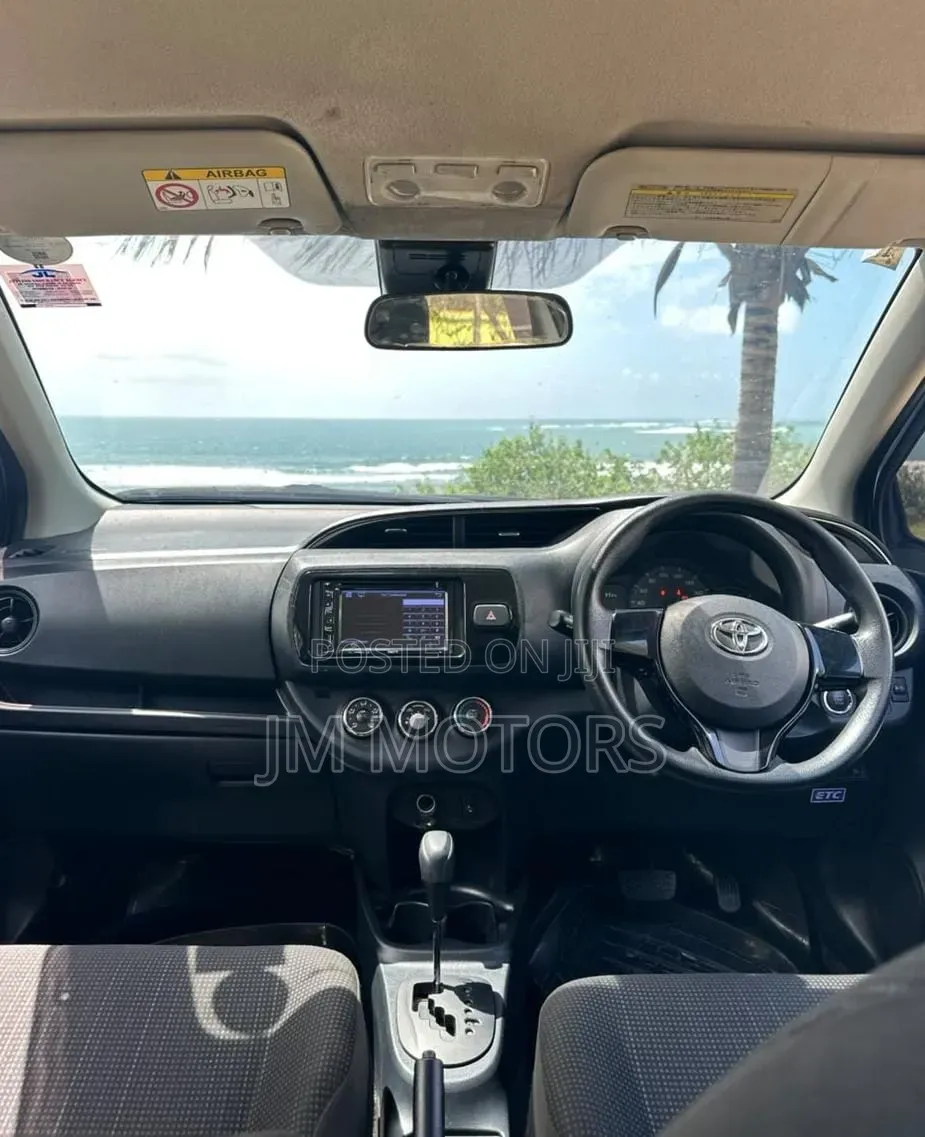 Toyota Vitz 2020 Silver
