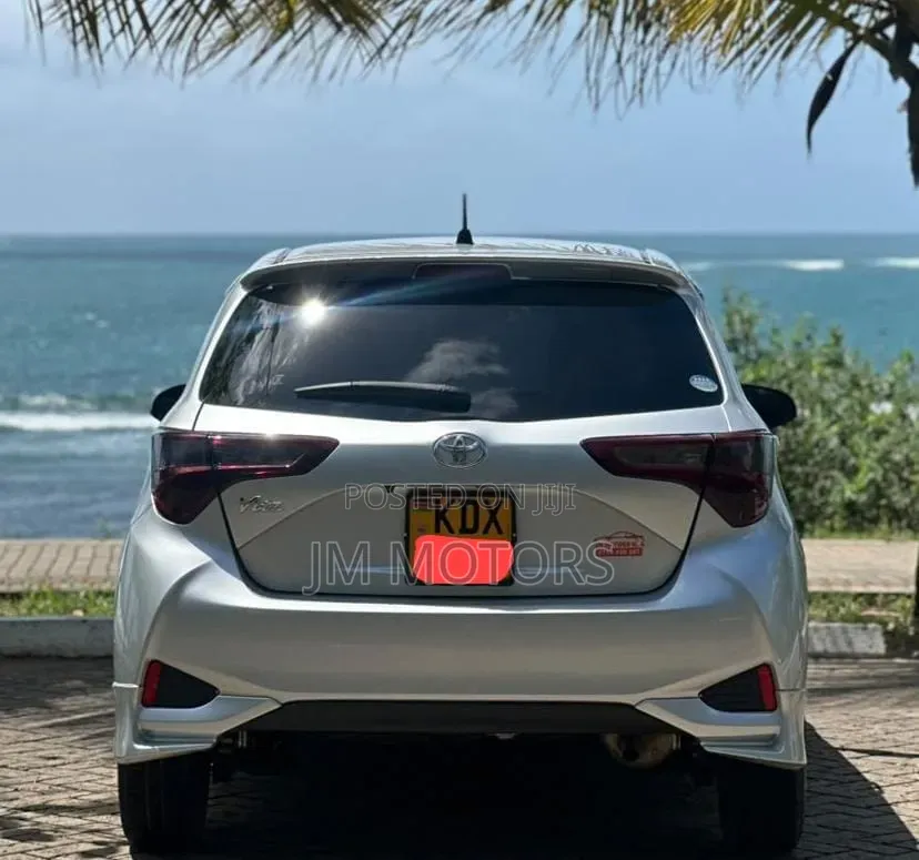 Toyota Vitz 2020 Silver