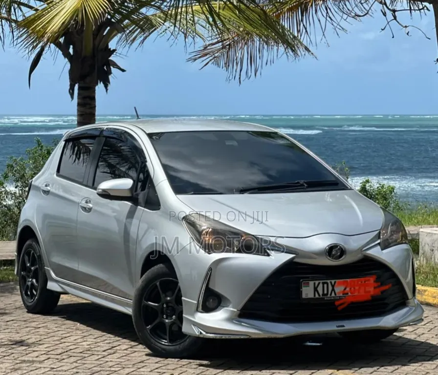 Toyota Vitz 2020 Silver