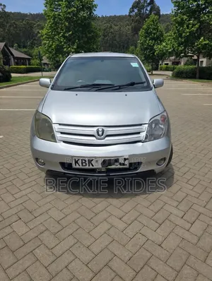 Toyota IST 2003 Silver