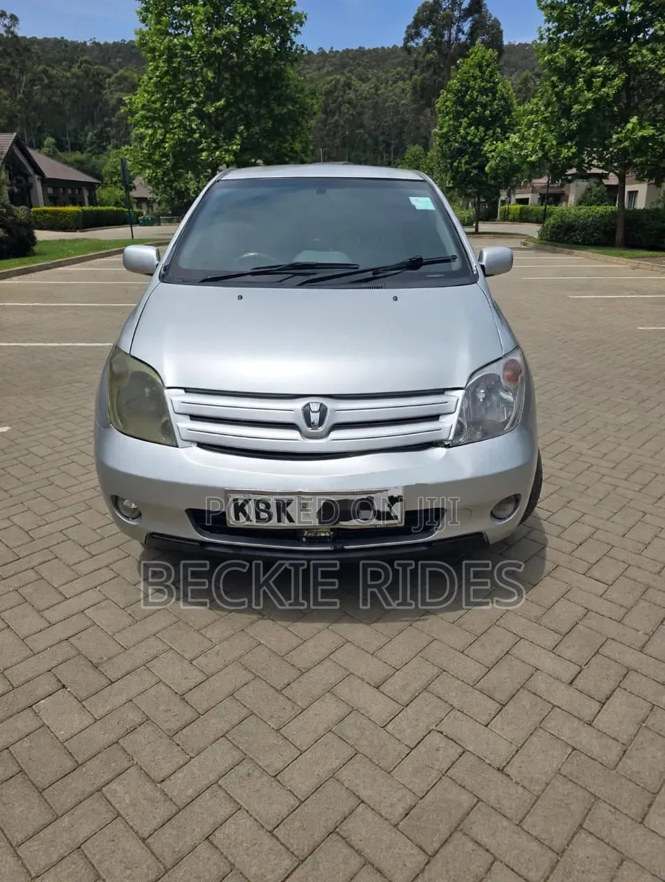 Toyota IST 2003 Silver