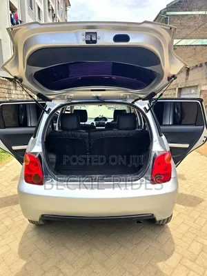 Toyota IST 2003 Silver