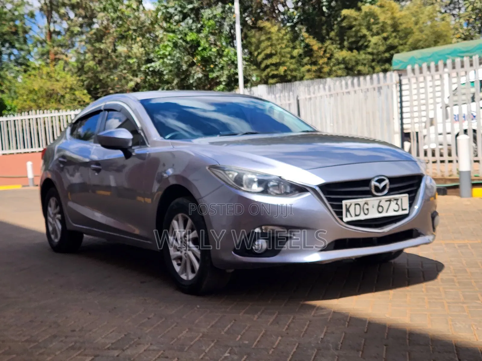 Mazda Axela SV Premium 2014 Silver