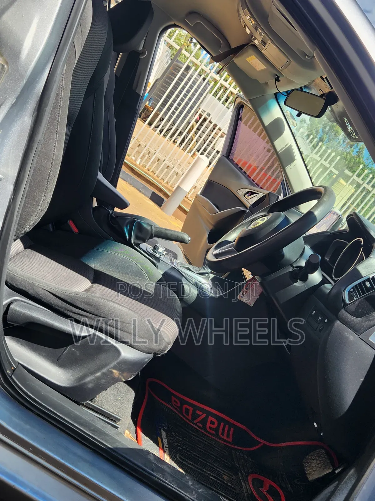 Mazda Axela SV Premium 2014 Silver