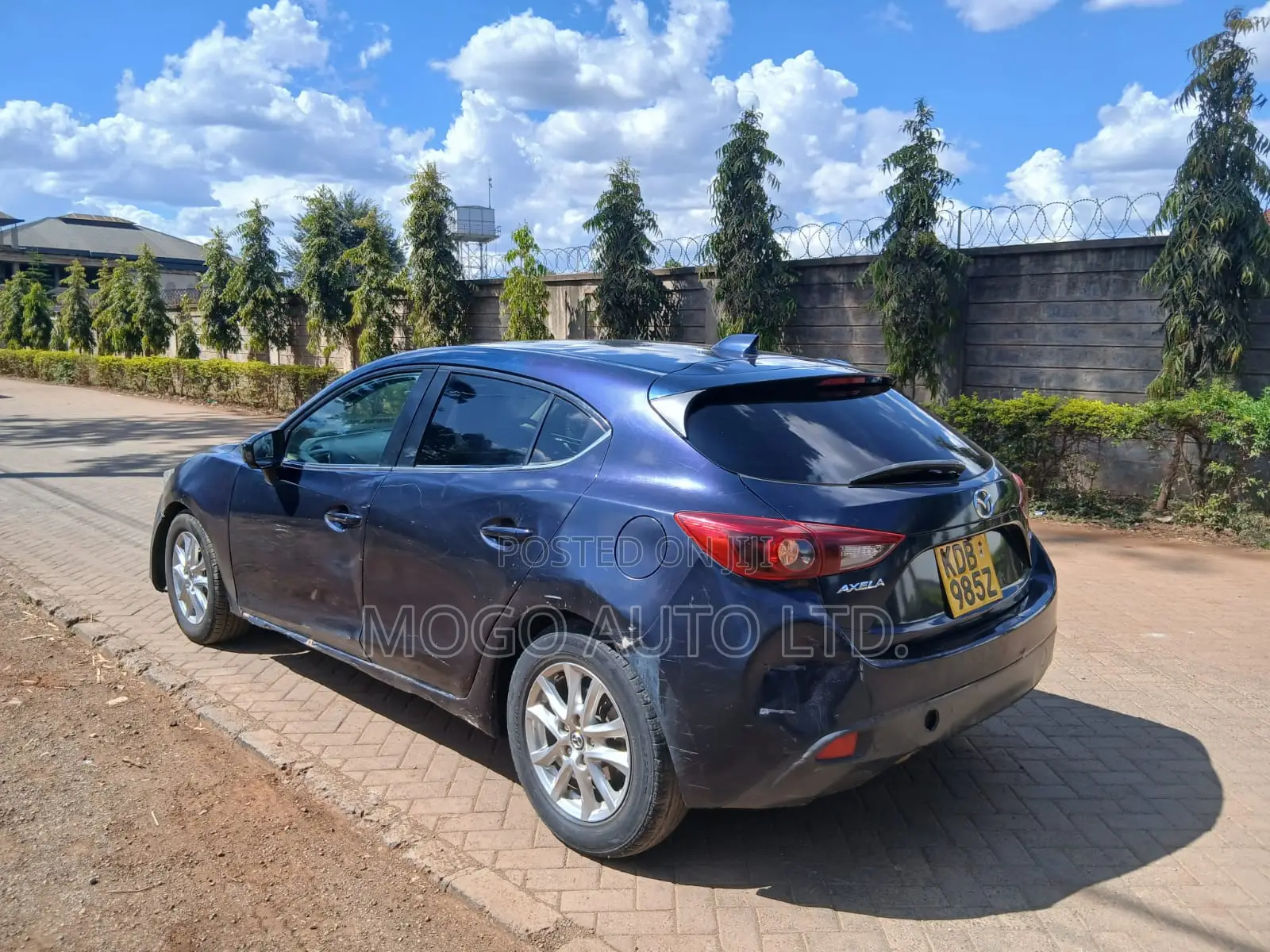 Mazda Axela SV Premium 2014 Blue
