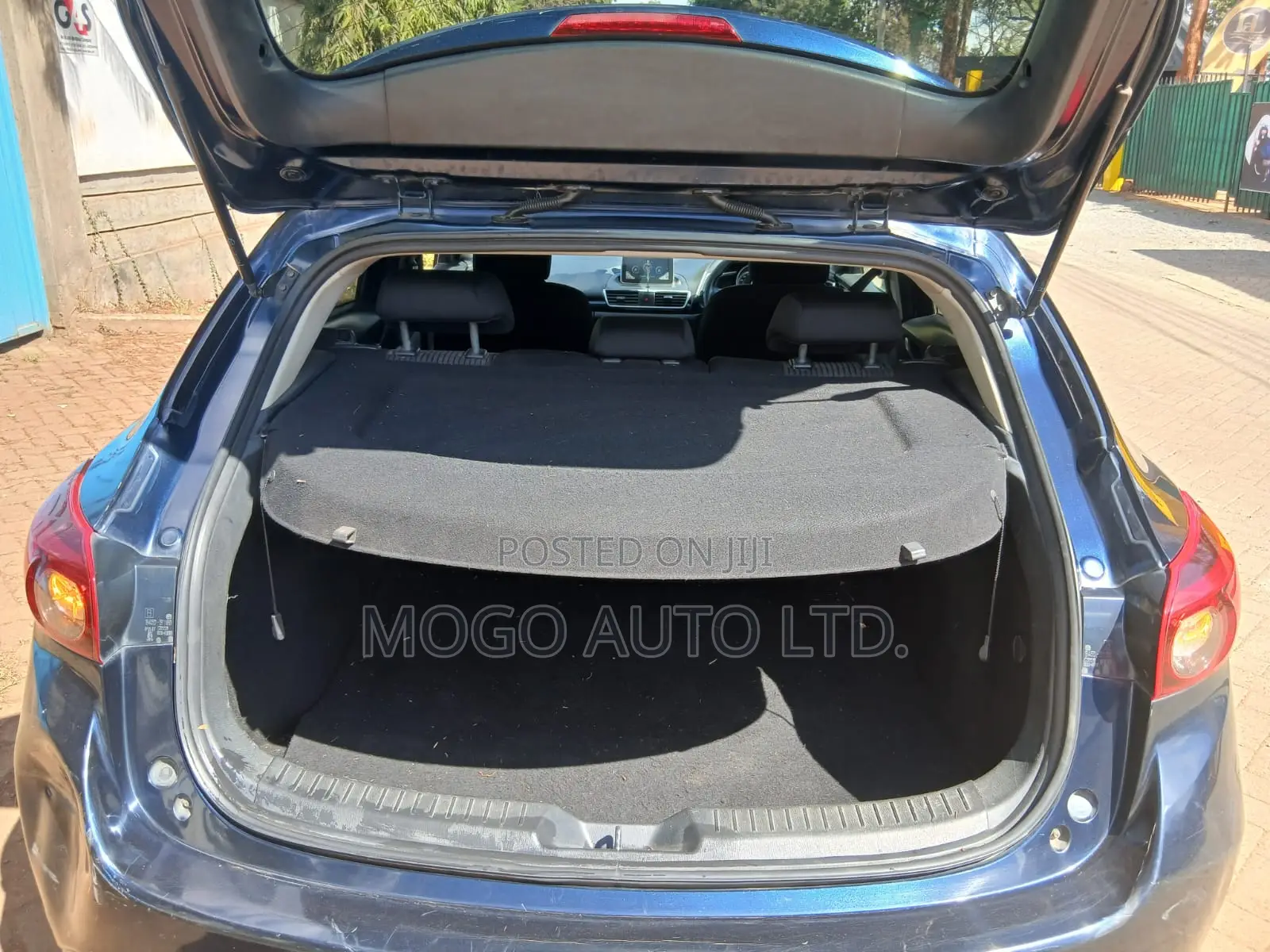 Mazda Axela SV Premium 2014 Blue