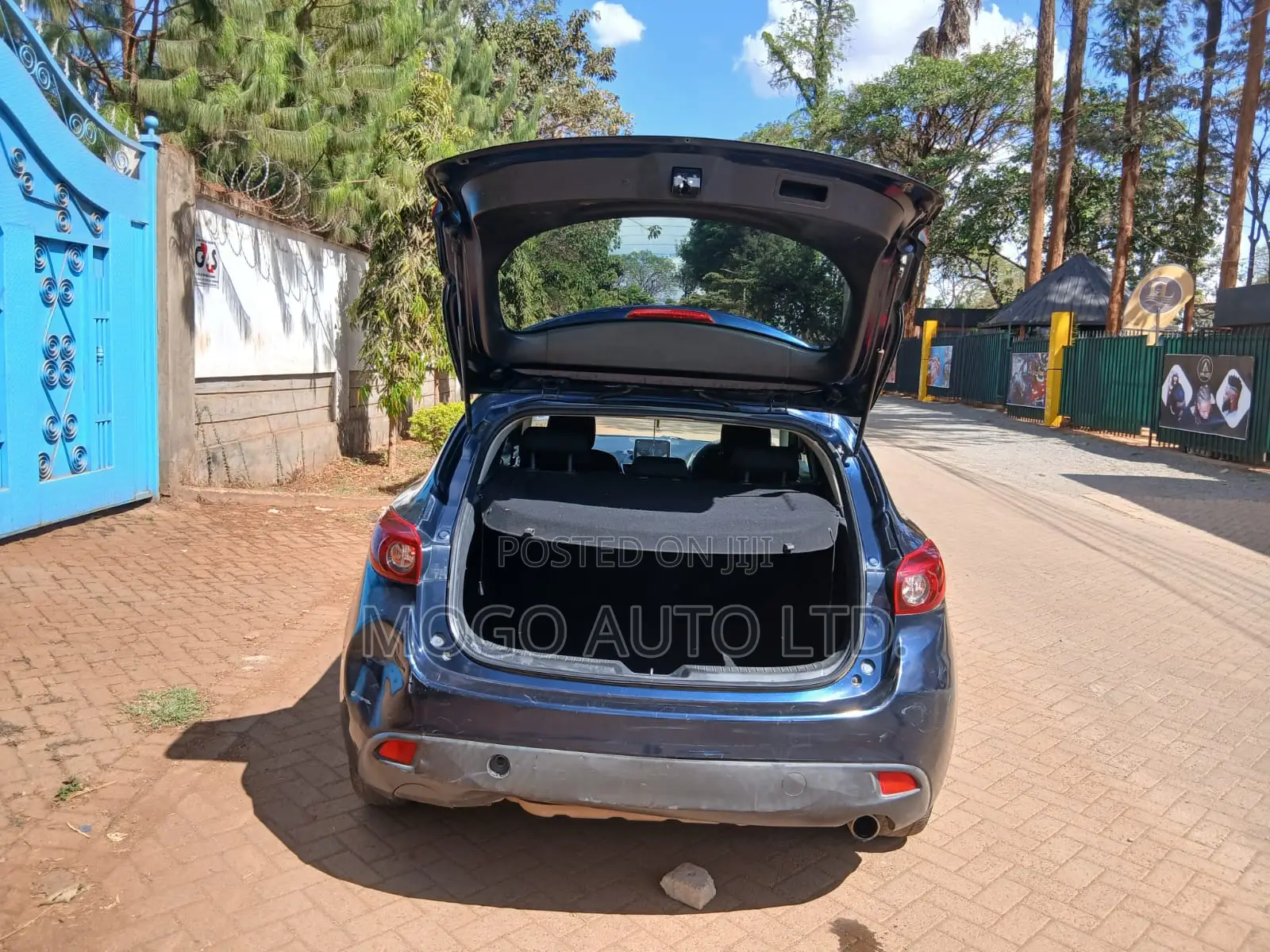 Mazda Axela SV Premium 2014 Blue