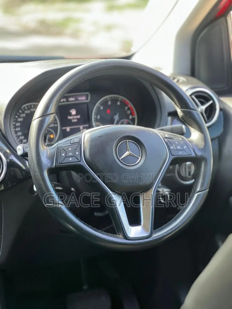 Mercedes-Benz B-Class 2013 Red