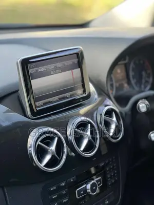 Mercedes-Benz B-Class 2013 Red