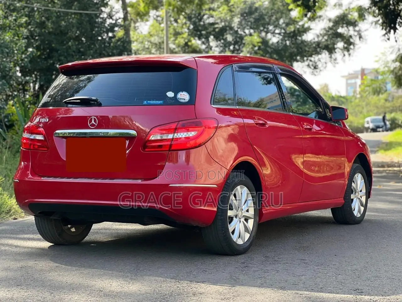 Mercedes-Benz B-Class 2013 Red