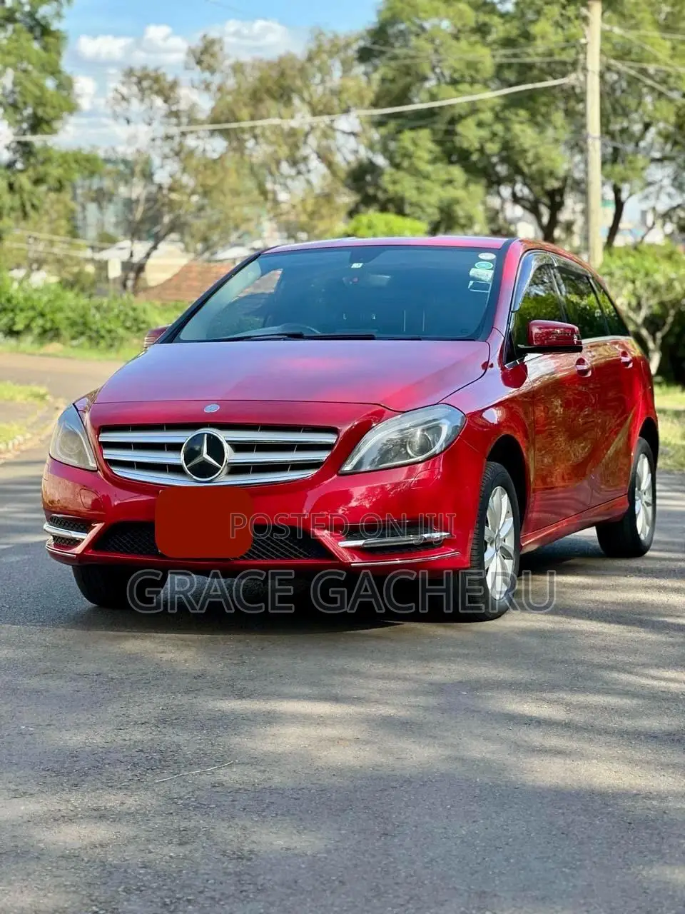 Mercedes-Benz B-Class 2013 Red