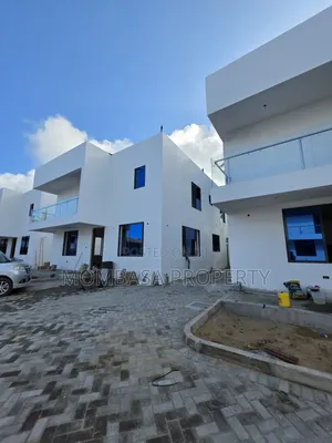 4bdrm Villa in Kenyatta Road Nyali for sale