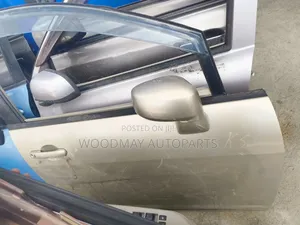 Nissan Tiida Door