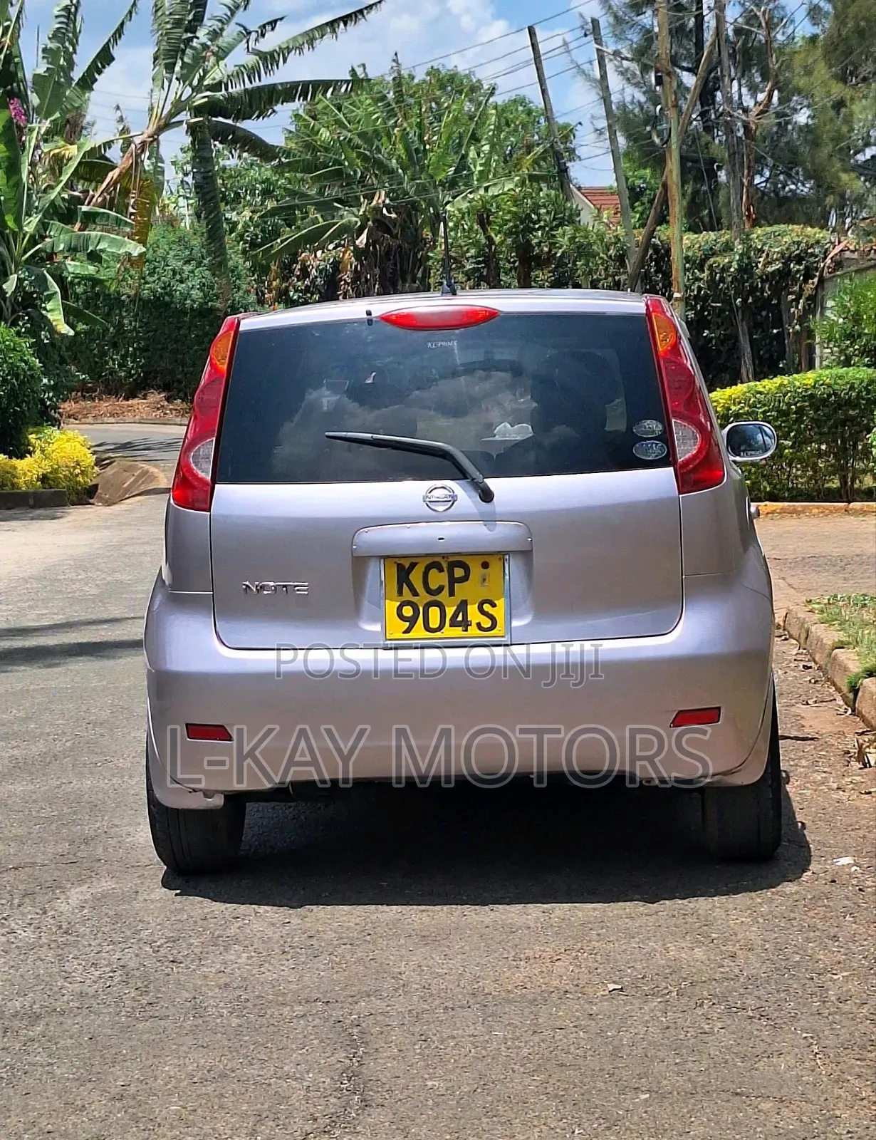 Nissan Note 2010 Pink