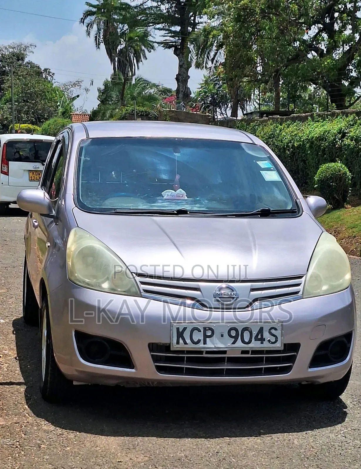 Nissan Note 2010 Pink