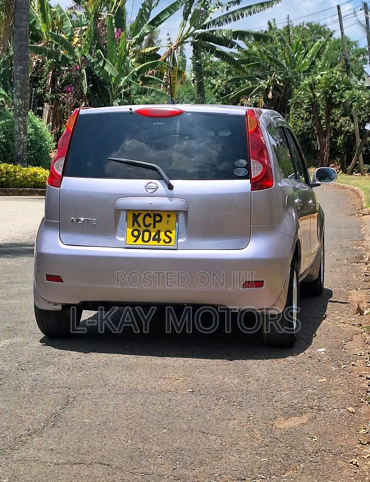 Nissan Note 2010 Pink