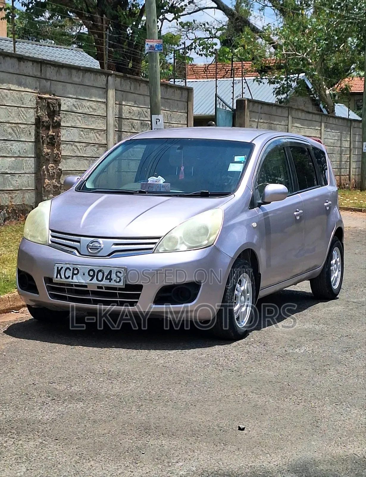Nissan Note 2010 Pink