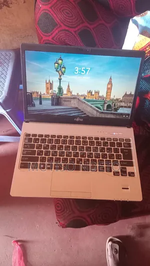Laptop Fujitsu Lifebook S937 4GB Intel Core i5 SSD 128GB