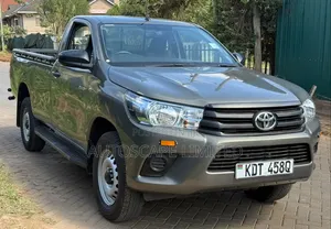 Toyota Hilux 2025 Gray