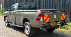 Toyota Hilux 2025 Gray