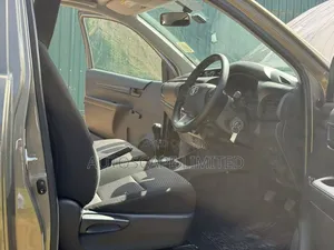 Toyota Hilux 2025 Gray
