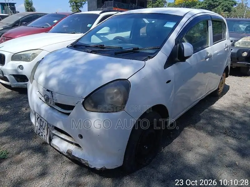 Daihatsu Mira 2012 White