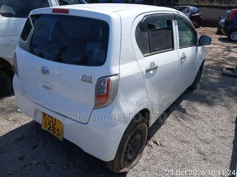 Daihatsu Mira 2012 White