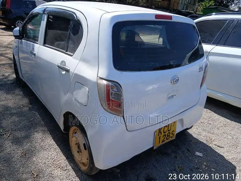 Daihatsu Mira 2012 White