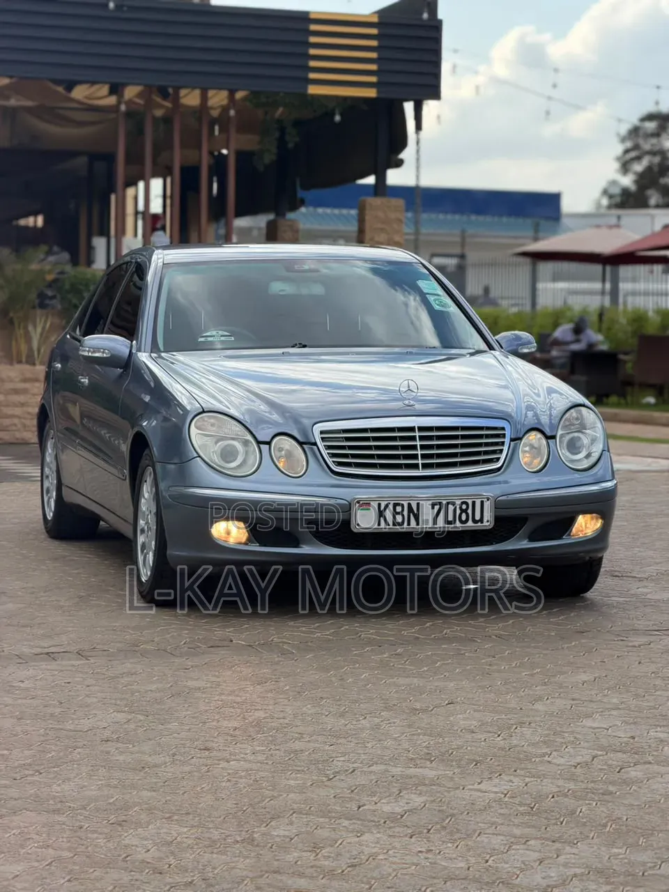 Mercedes-Benz E200 2006 Blue