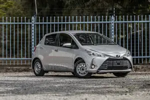 Toyota Vitz 1.0 FWD 5dr 2019 Silver