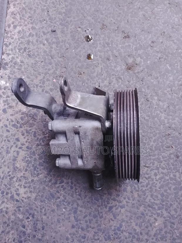 Power Steering Pump Qr20/Qr25 Nissan Caravan
