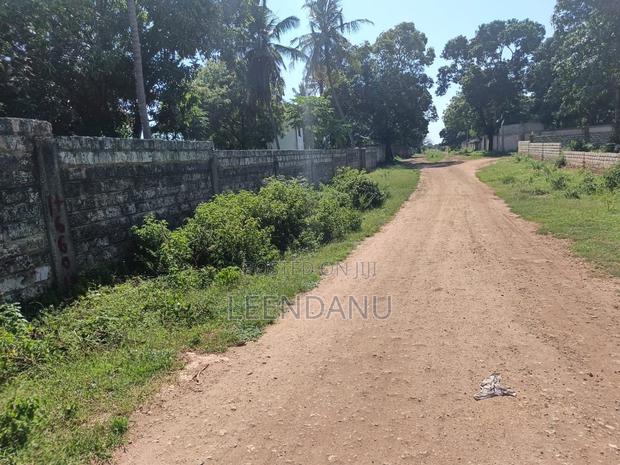 1/4 Acre Plot for Sale - thumbnail 6