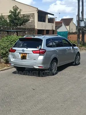 Toyota Corolla Fielder 2018 Silver