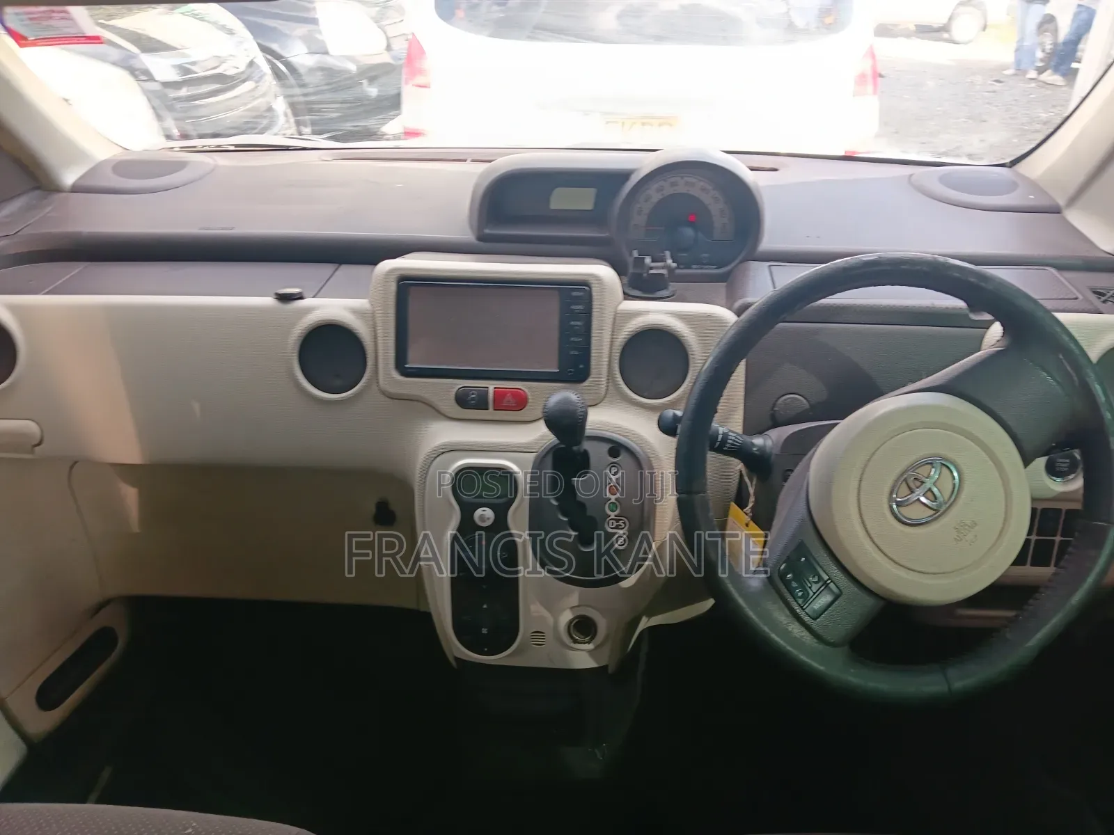 Toyota Spade 2013 White
