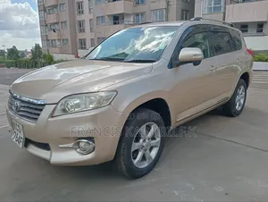 Toyota Vanguard 2012 Gold