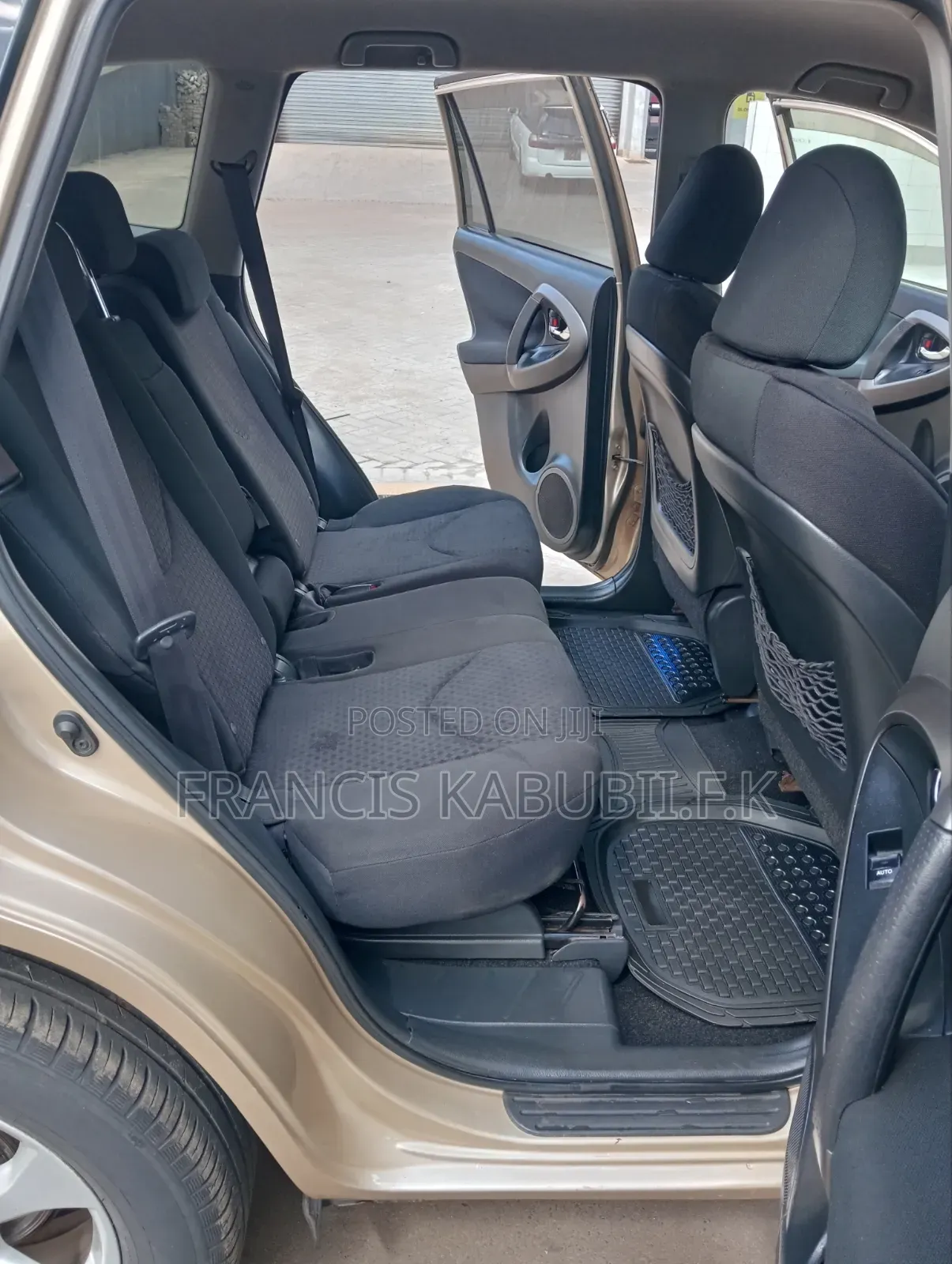 Toyota Vanguard 2012 Gold