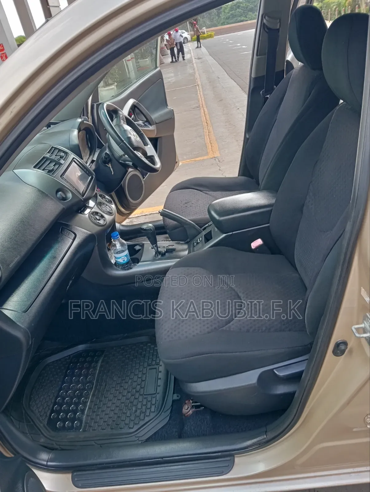 Toyota Vanguard 2012 Gold