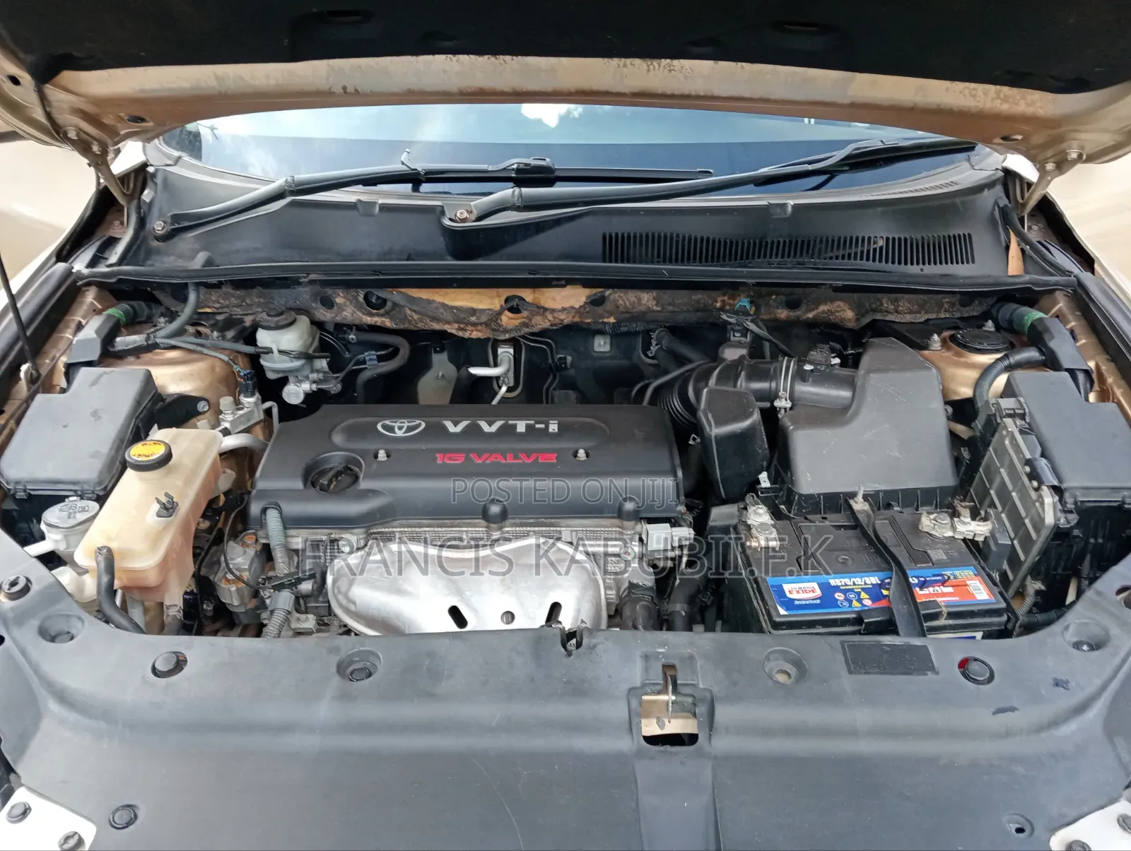 Toyota Vanguard 2012 Gold