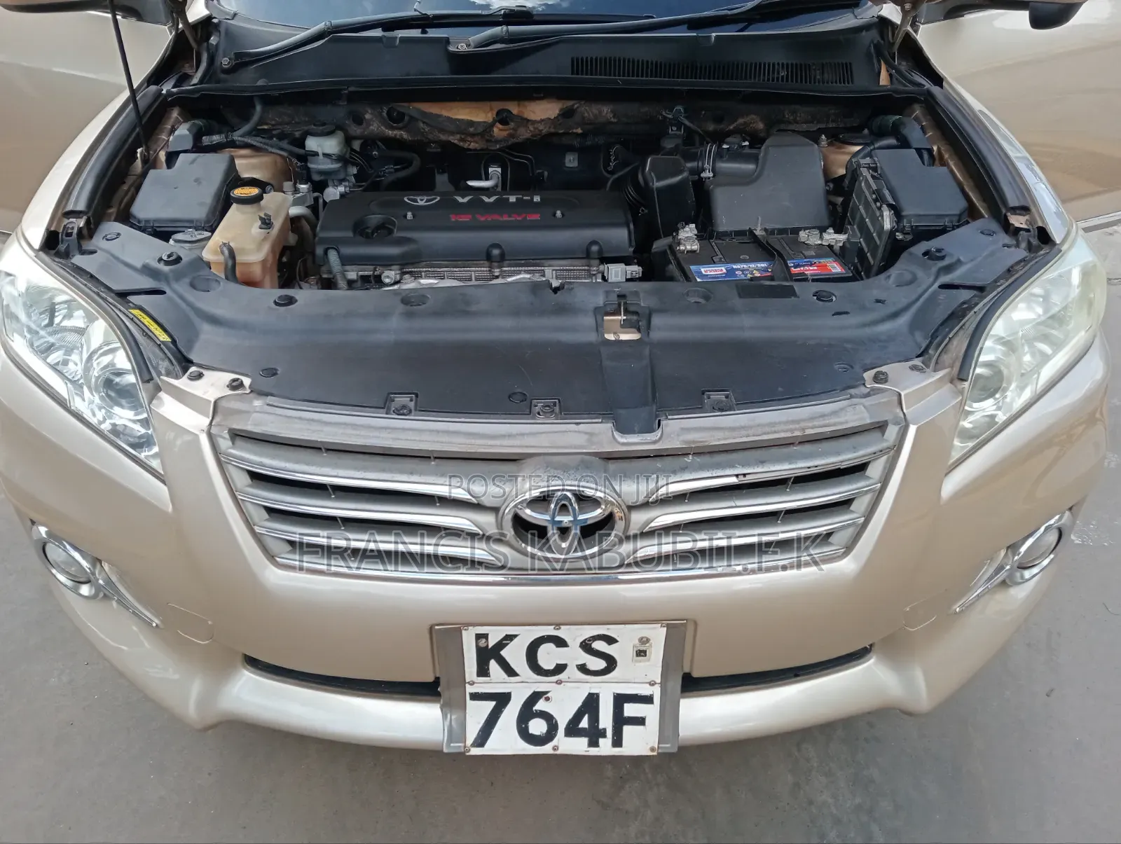 Toyota Vanguard 2012 Gold