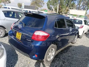Toyota Auris 2010 Blue
