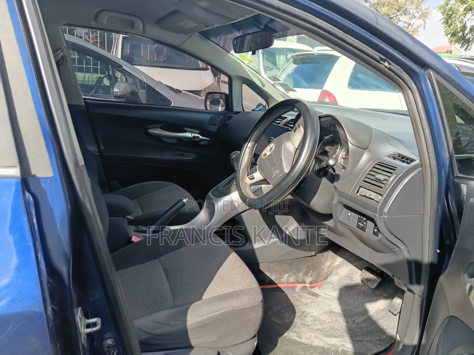 Toyota Auris 2010 Blue